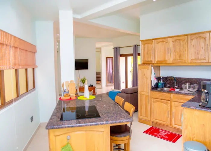 Charming With Mountain View, Au Cap, 70 M² Anse aux Pins