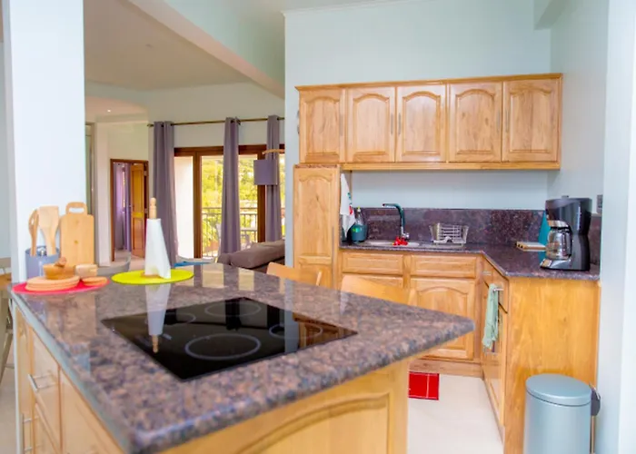 Appartement Charming With Mountain View, Au Cap, 70 M² Anse aux Pins