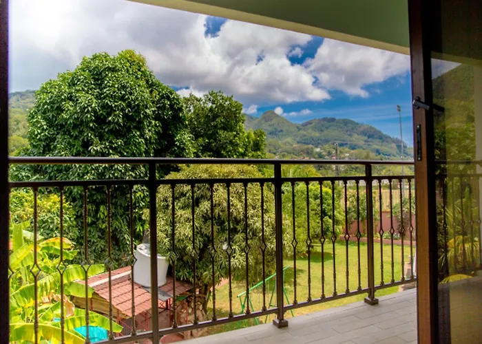 Charming With Mountain View, Au Cap, 70 M² Appartement Anse aux Pins